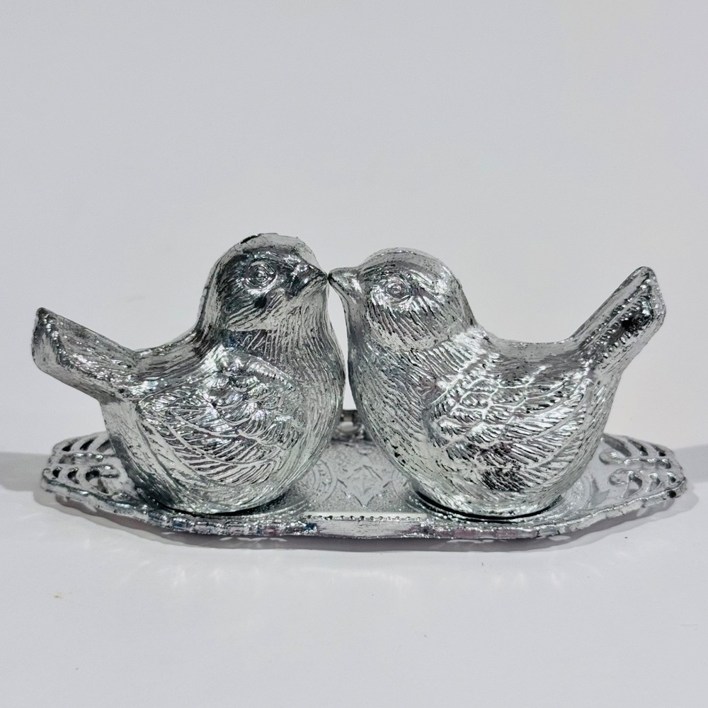 New Silver Color Plastic Bird Salt & Pepper Shakers‎ on Tray No Box